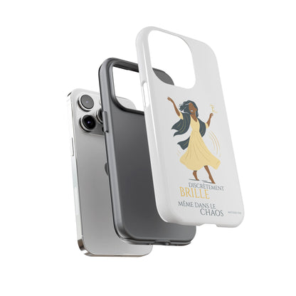 Brille discrètement - Chic Phone Case with a woman dancing - white