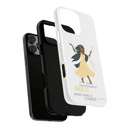 Brille discrètement - Chic Phone Case with a woman dancing - white
