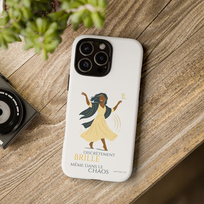 Brille discrètement - Chic Phone Case with a woman dancing - white