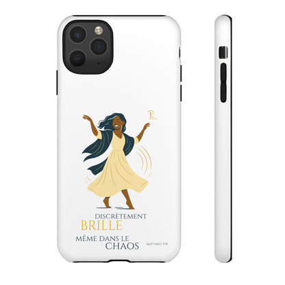 Brille discrètement - Chic Phone Case with a woman dancing - white