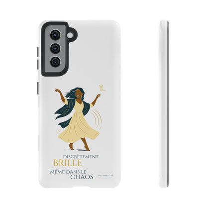 Brille discrètement - Chic Phone Case with a woman dancing - white