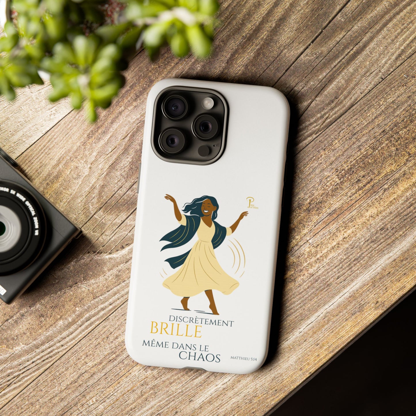 Brille discrètement - Chic Phone Case with a woman dancing - white