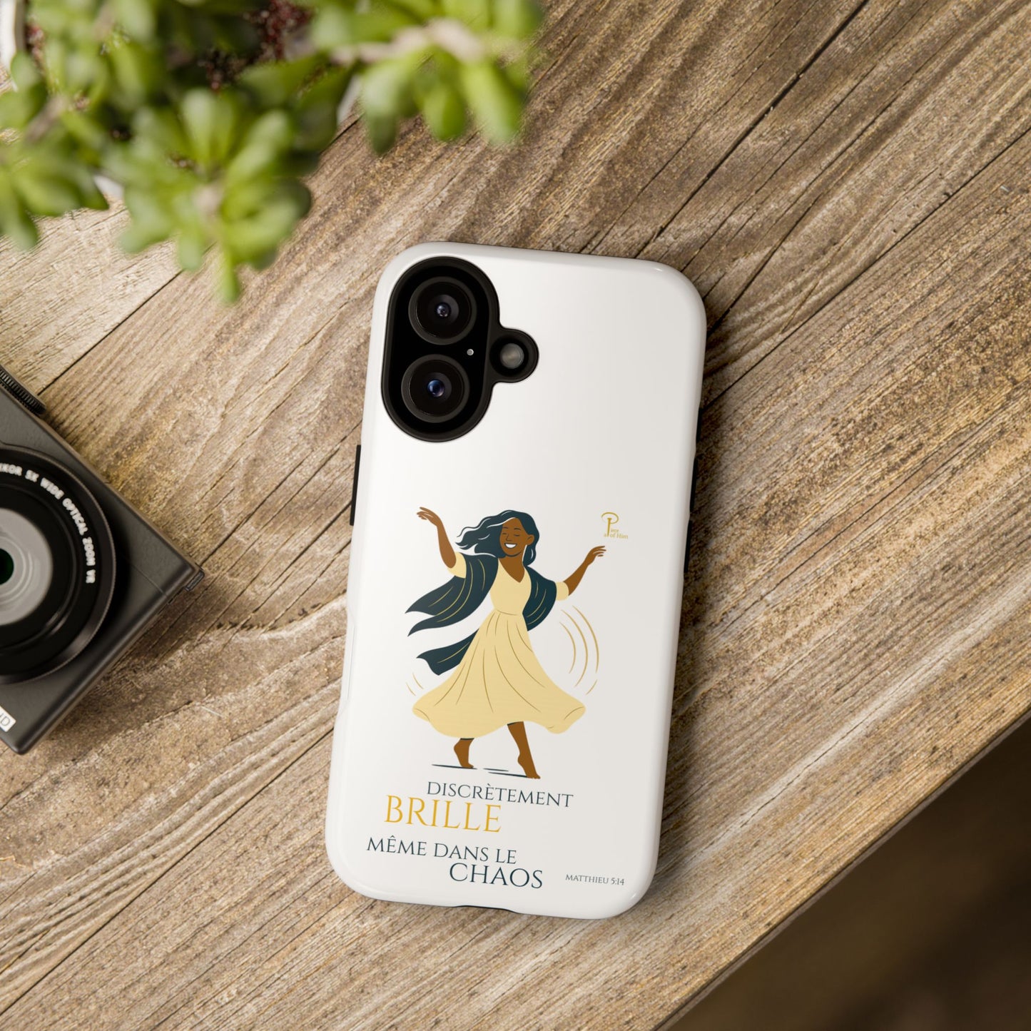 Brille discrètement - Chic Phone Case with a woman dancing - white