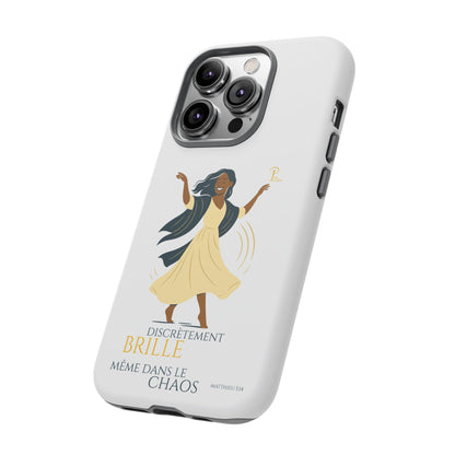 Brille discrètement - Chic Phone Case with a woman dancing - white