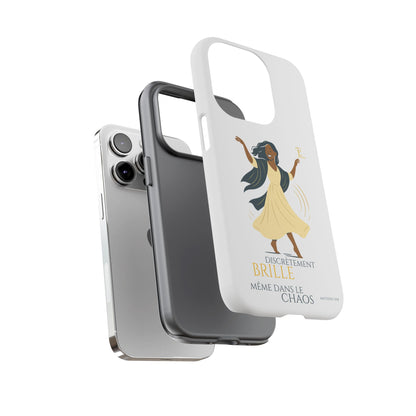 Brille discrètement - Chic Phone Case with a woman dancing - white