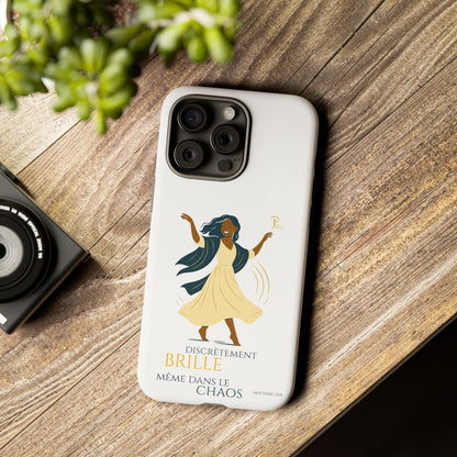 Brille discrètement - Chic Phone Case with a woman dancing - white