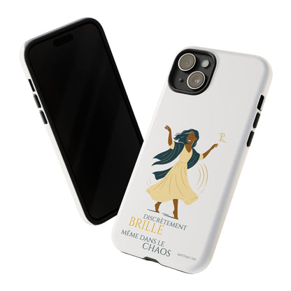 Brille discrètement - Chic Phone Case with a woman dancing - white