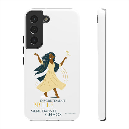 Brille discrètement - Chic Phone Case with a woman dancing - white